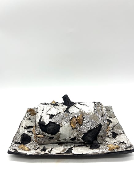Butter Dish w/lid by Bev Ellis
